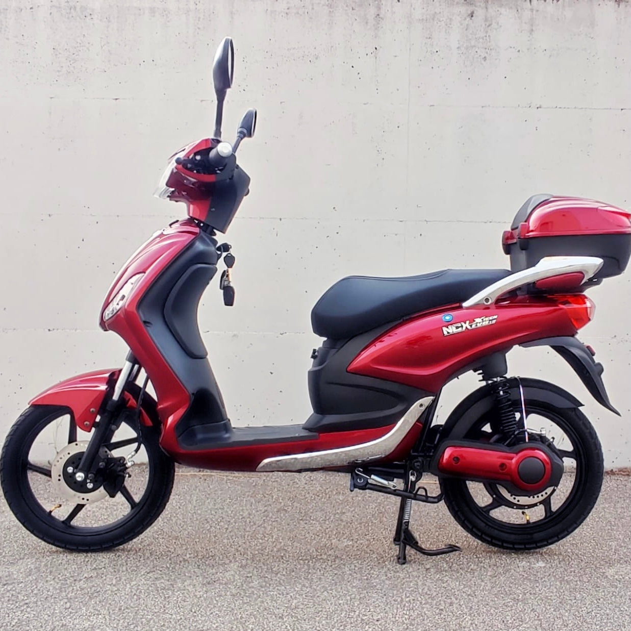 Scooter elettrico NCX X-TECH EVO 1250W 48V 20AH - TARGABILE