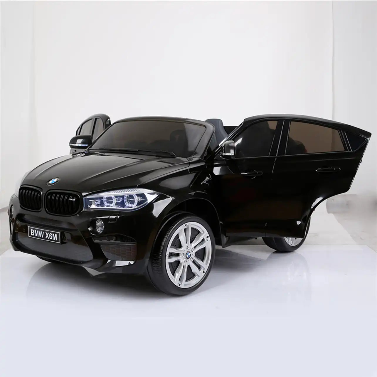 Bmw X6 M elettrica per bambini a 12V con 2 posti