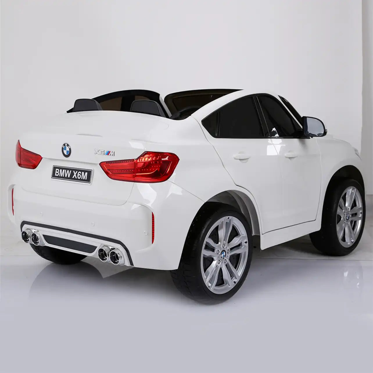 Bmw X6 M elettrica per bambini a 12V con 2 posti