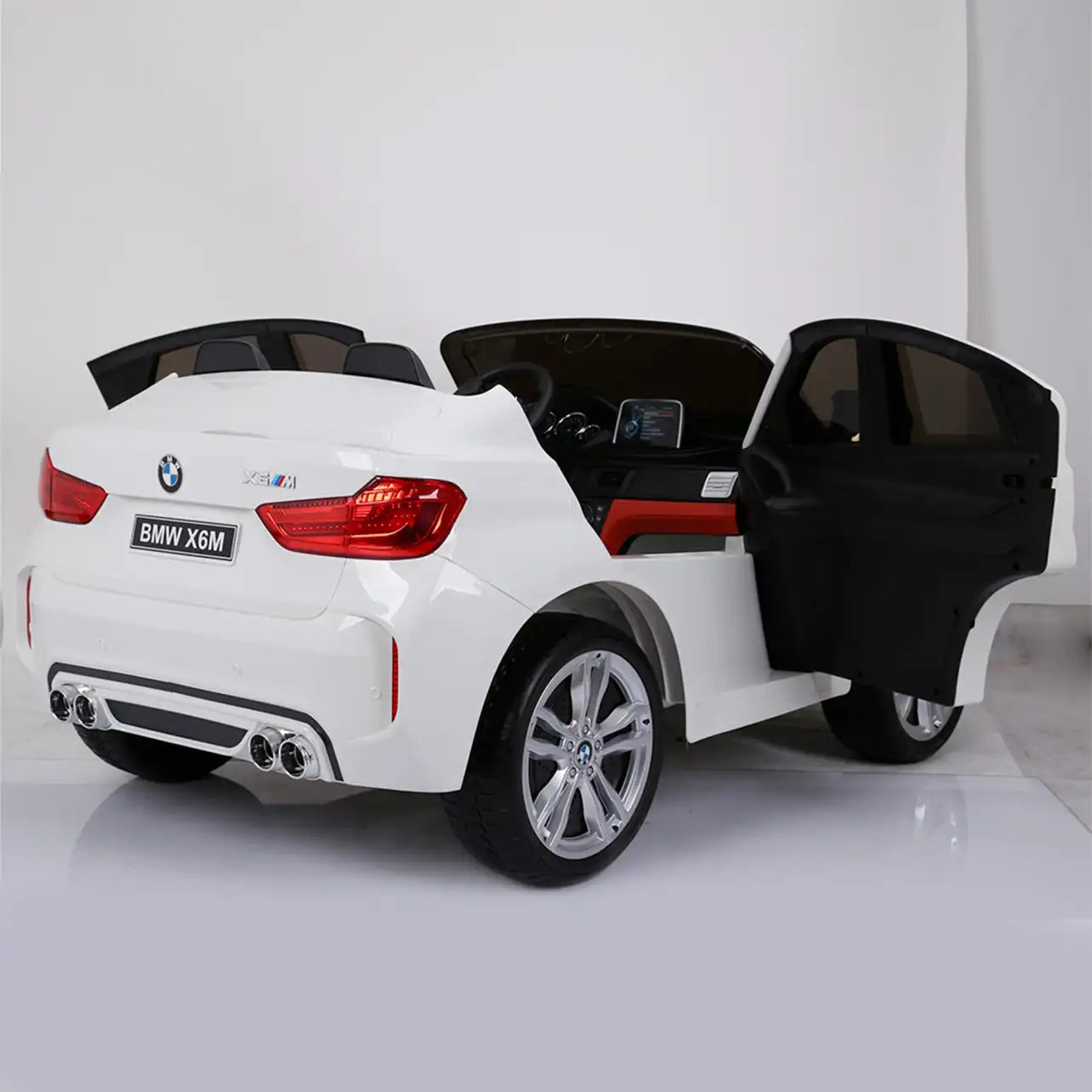 Bmw X6 M elettrica per bambini a 12V con 2 posti